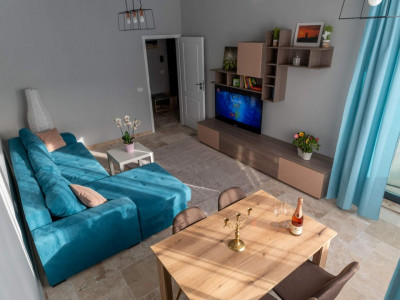 Capus - Apartament cochet 2 camere , termen lung