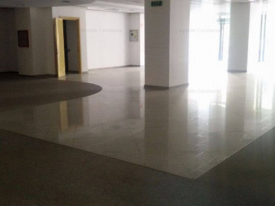 Ultracentral (bd. Tomis), spatiu comercial (birouri)  D+P, 540 mp.