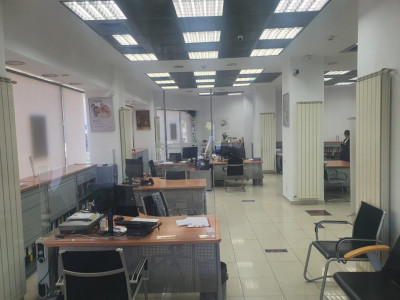 Capitol - bd. Mamaia, spatiu comercial IDEAL BANCA/CLINICA