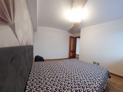 Zona Poarta 6 ,apartament 3 camere  la cheie