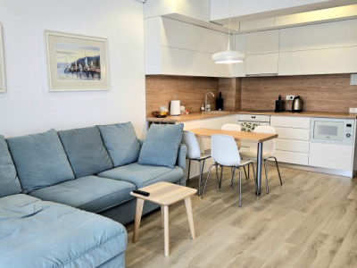 Priveliște spre mare, confort desăvârșit – apartament în Mamaia Nord