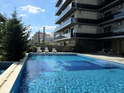 Apartament modern cu balcon generos și acces la piscină