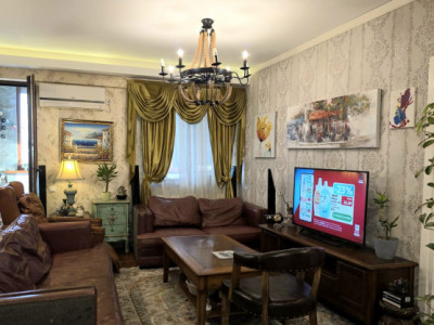 Apartament 3 camere, Zona Cambridge School