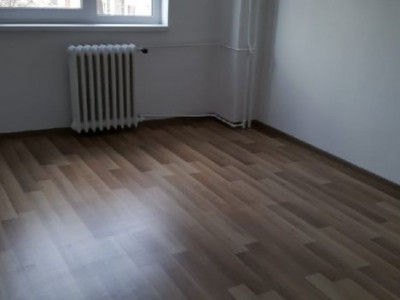 Pod Butelii-SR-uri, apartament 2 camere, renovat